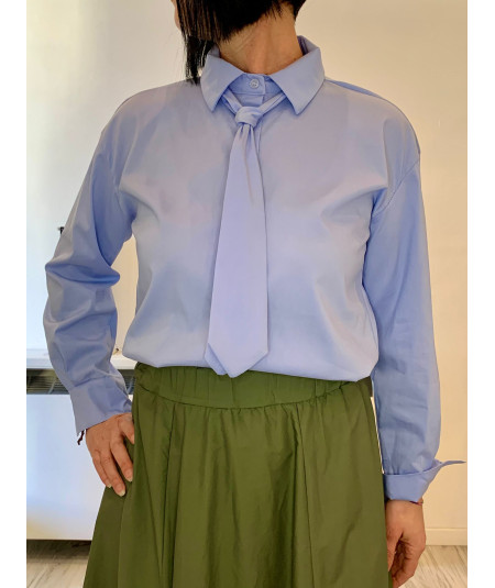 camicia con cravatta